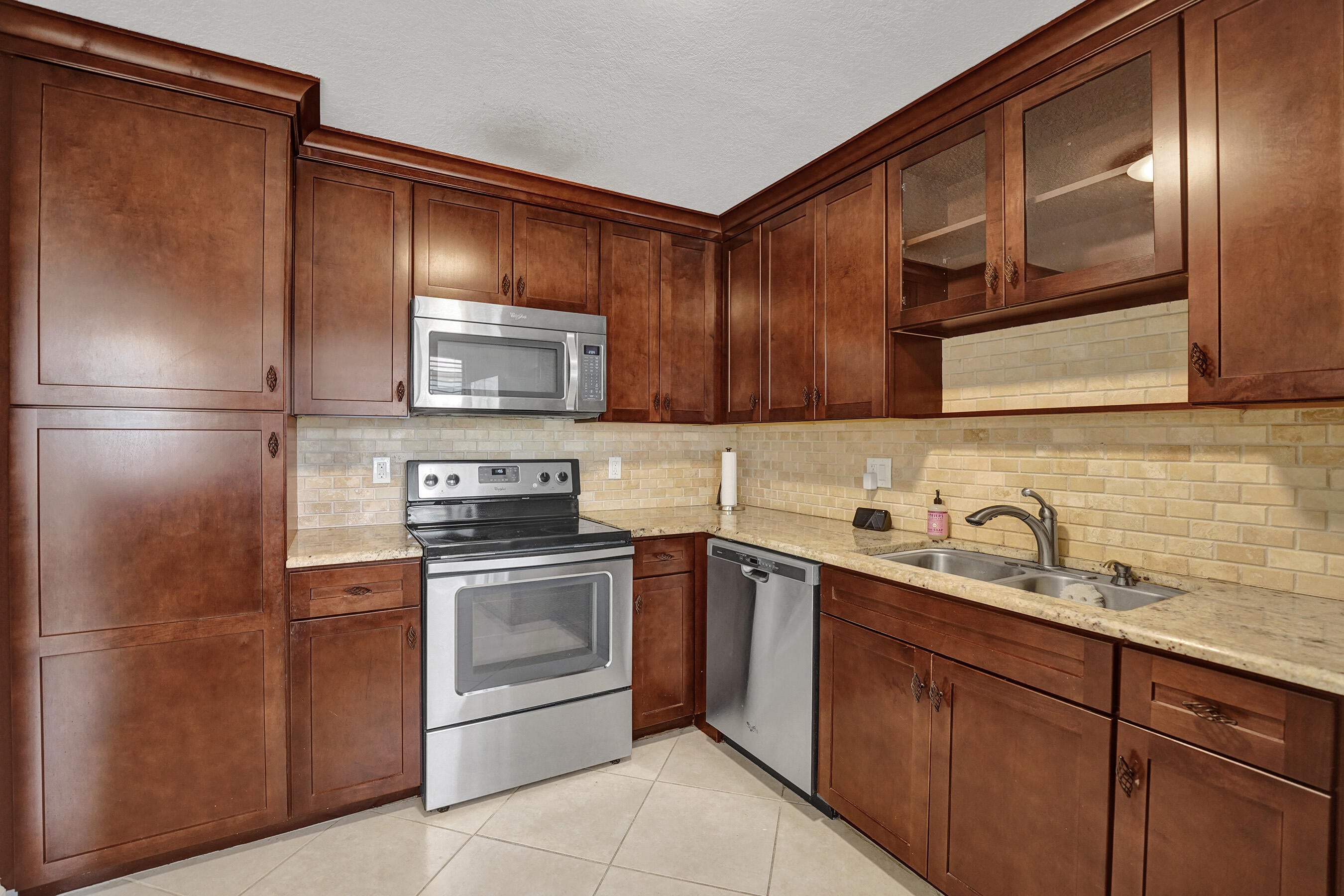 303 Lakeview Drive 102