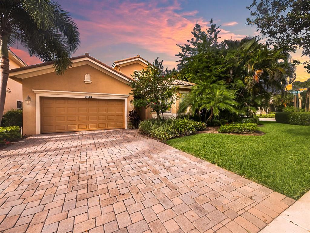 Photo of 4949 Pacifico Court, Palm Beach Gardens, FL 33418 (MLS # R10741058)