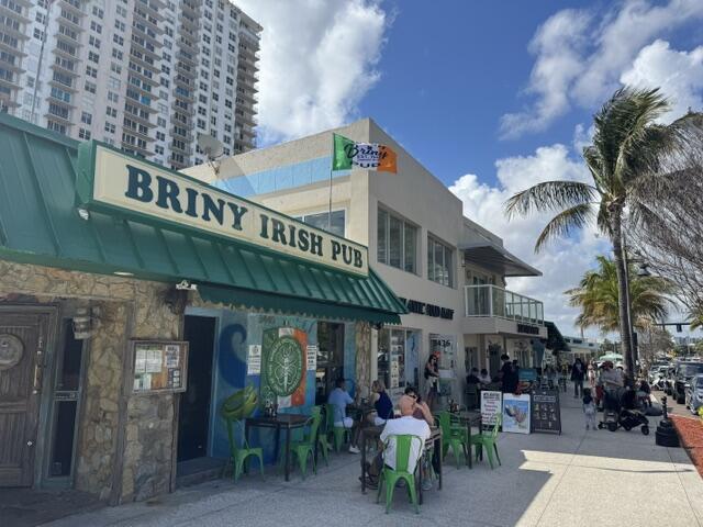 BARCELONA CONDO NORTH BLDG 500 - Residential