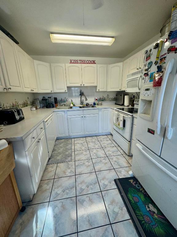 NORTH LAKE WORTH - Residential