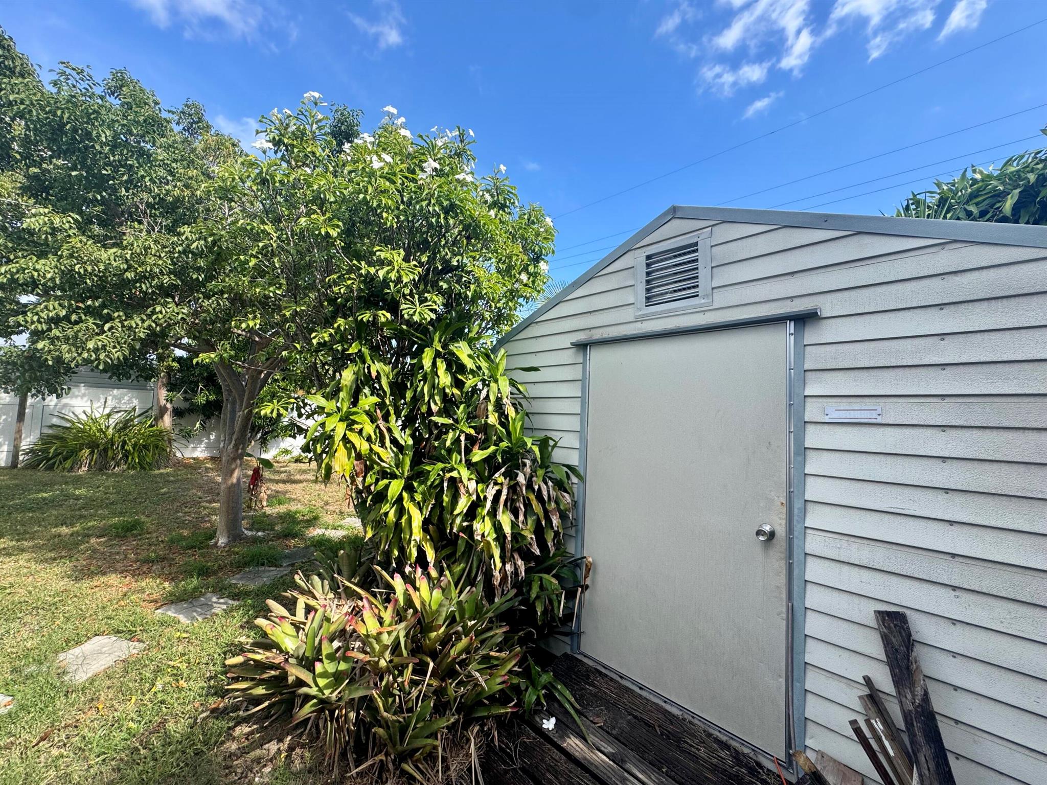 NORTH LAKE WORTH - Residential