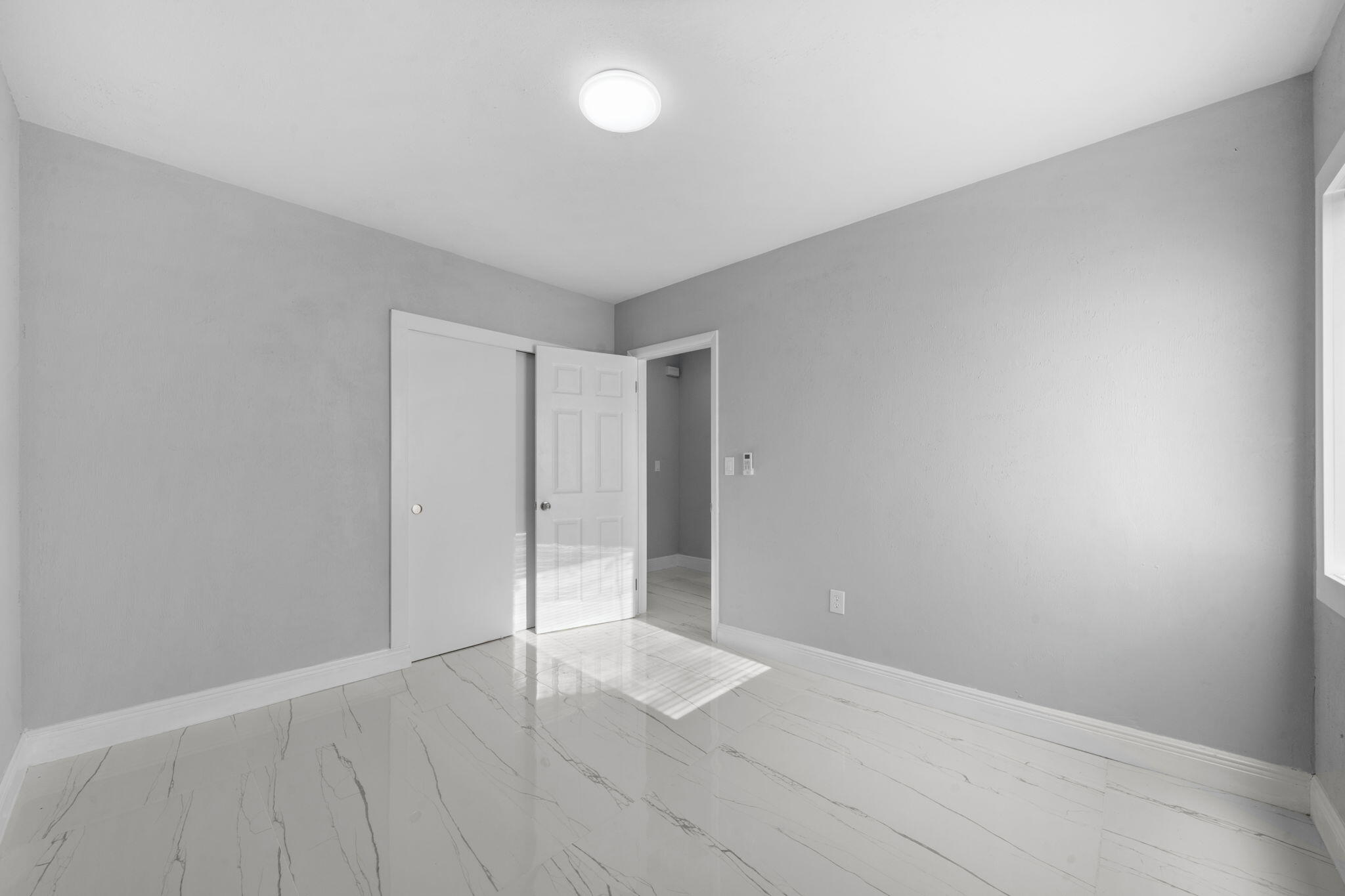 CRAVERO LAKE SHORE ESTATES 1ST ADDN - Residential Lease