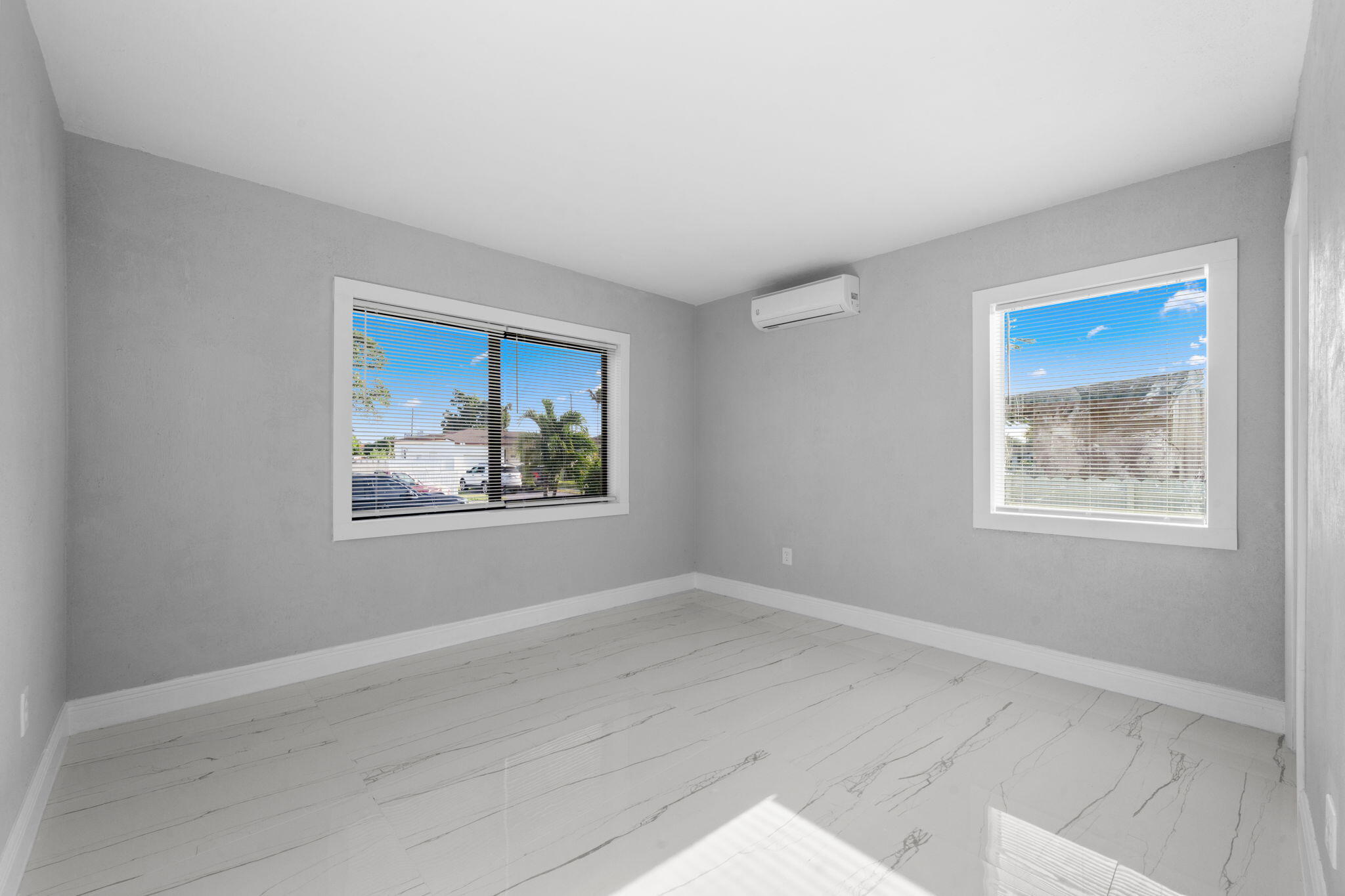 CRAVERO LAKE SHORE ESTATES 1ST ADDN - Residential Lease