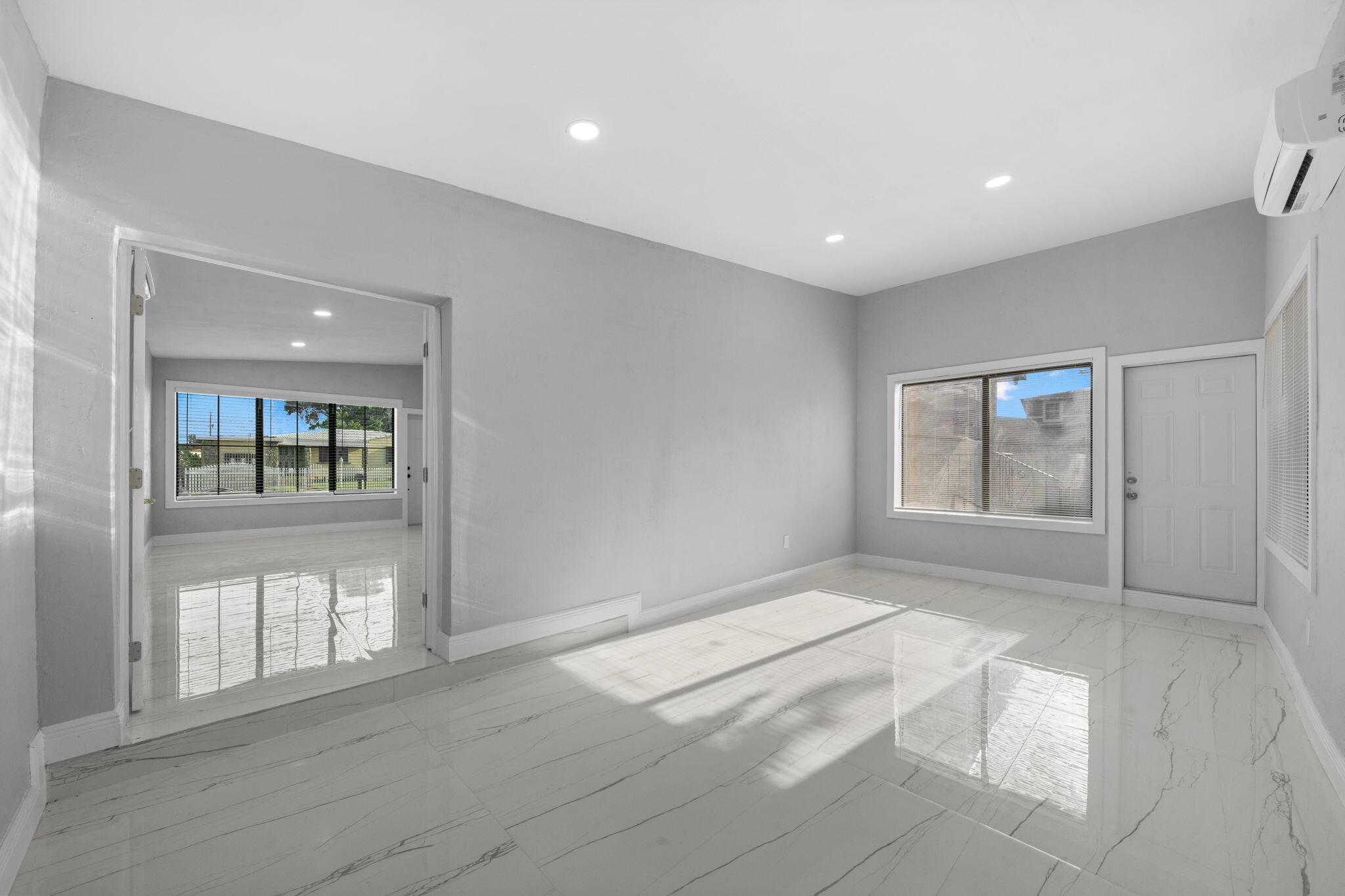 CRAVERO LAKE SHORE ESTATES 1ST ADDN - Residential Lease