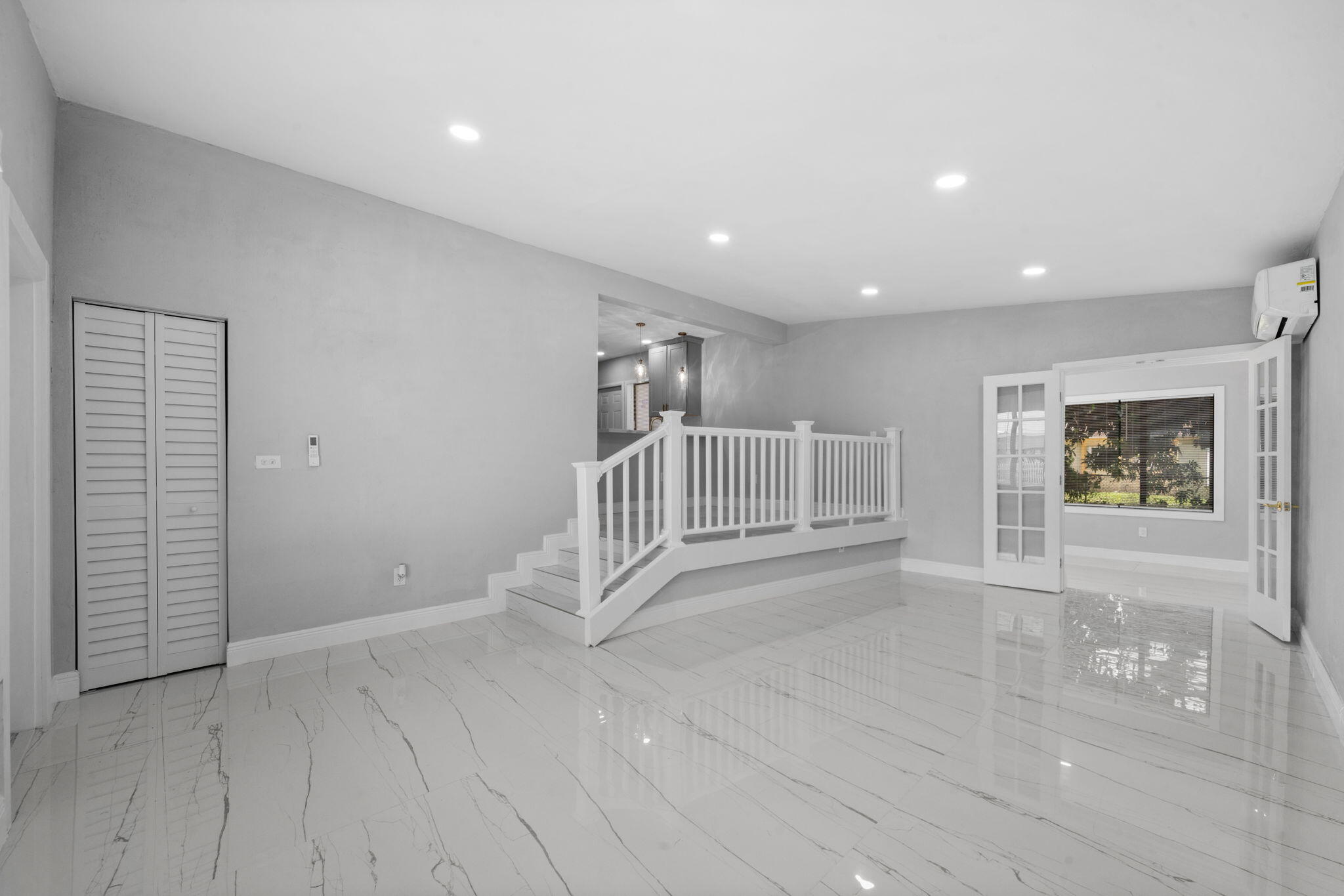 CRAVERO LAKE SHORE ESTATES 1ST ADDN - Residential Lease