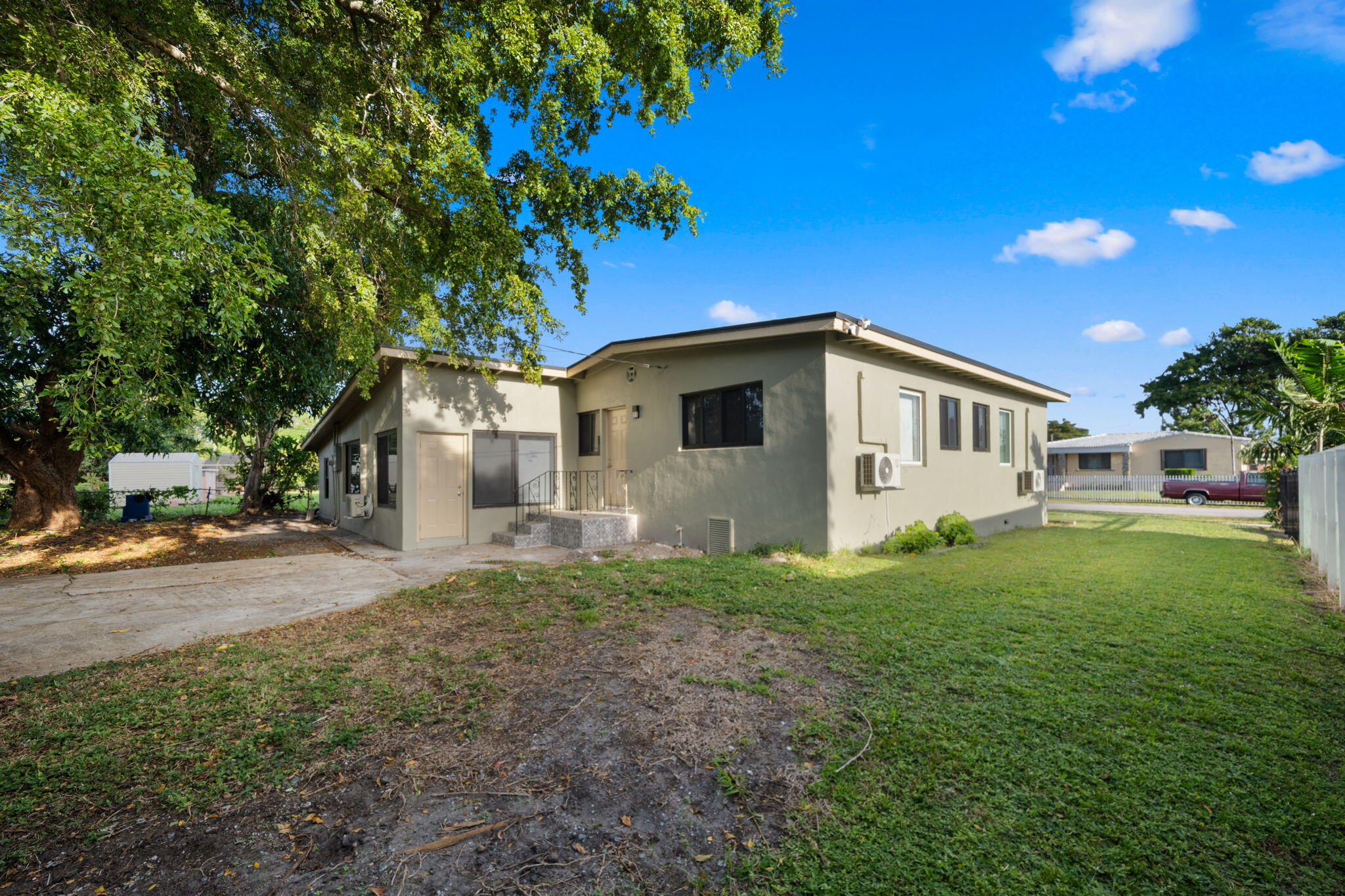 CRAVERO LAKE SHORE ESTATES 1ST ADDN - Residential Lease