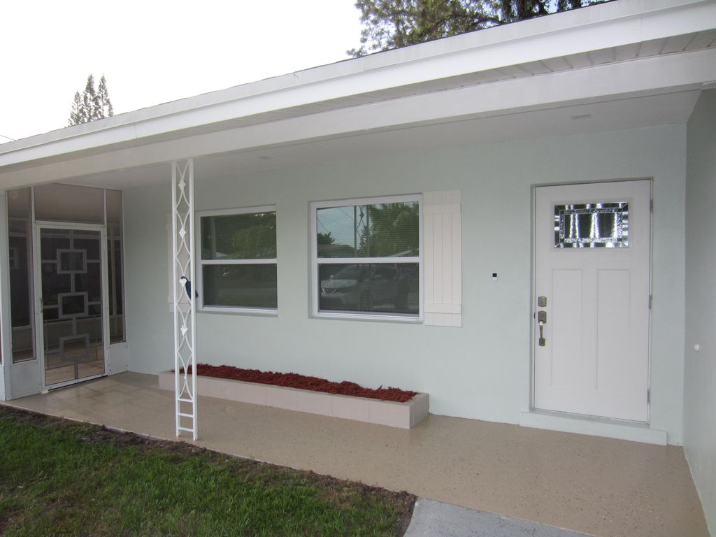 Photo of 604 Azalea Avenue, Fort Pierce, FL 34982 (MLS # R10803813)