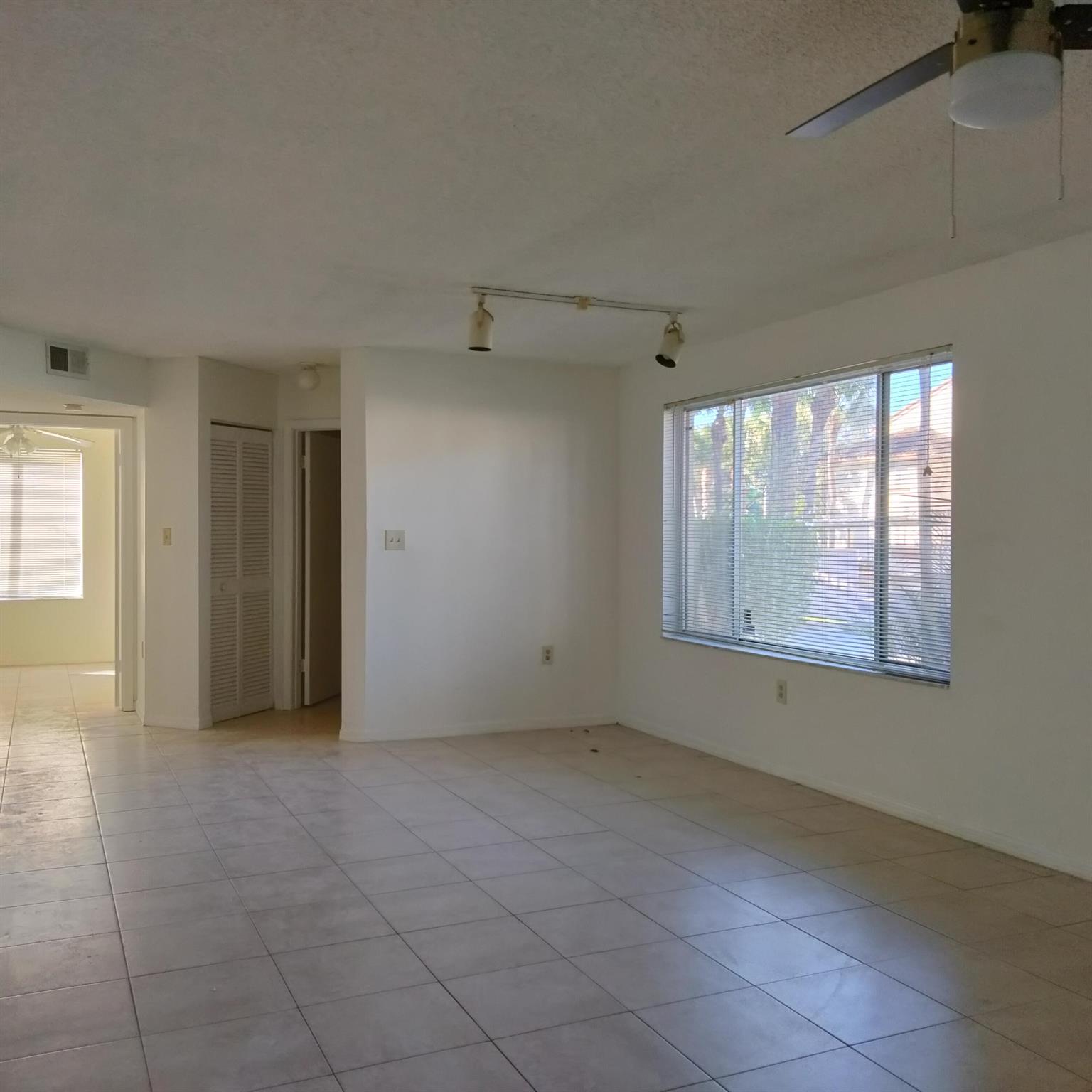 STERLING VILLAGES OF PALM - Residential Lease