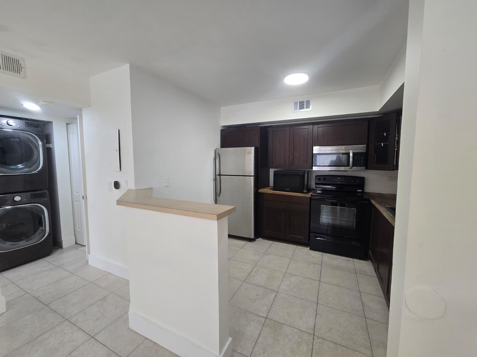 LAKEWOOD AT EMERALD HILLS CONDO - Residential Lease