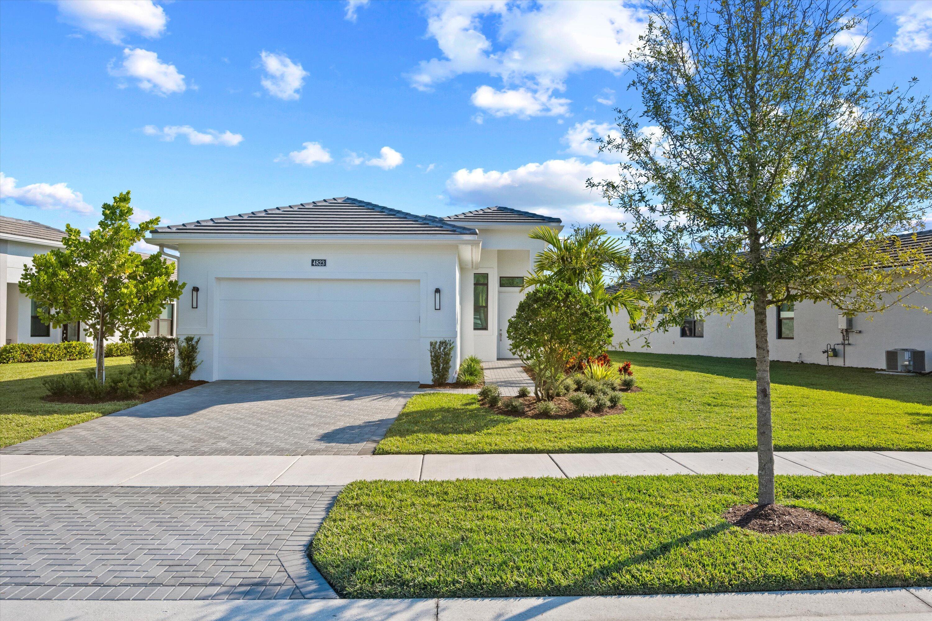 CRESSWIND PALM BEACH PHASE 3 - Residential