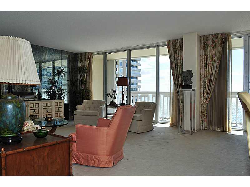 PLAZA EAST - Residential