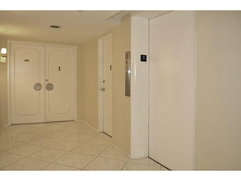 PLAZA EAST - Residential