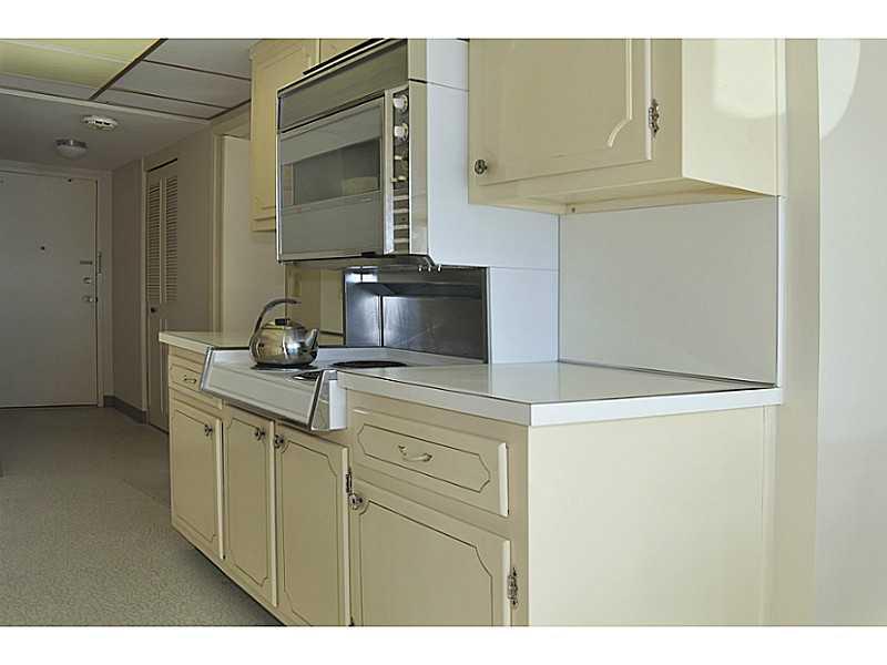 PLAZA EAST - Residential