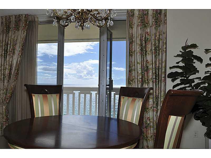 PLAZA EAST - Residential