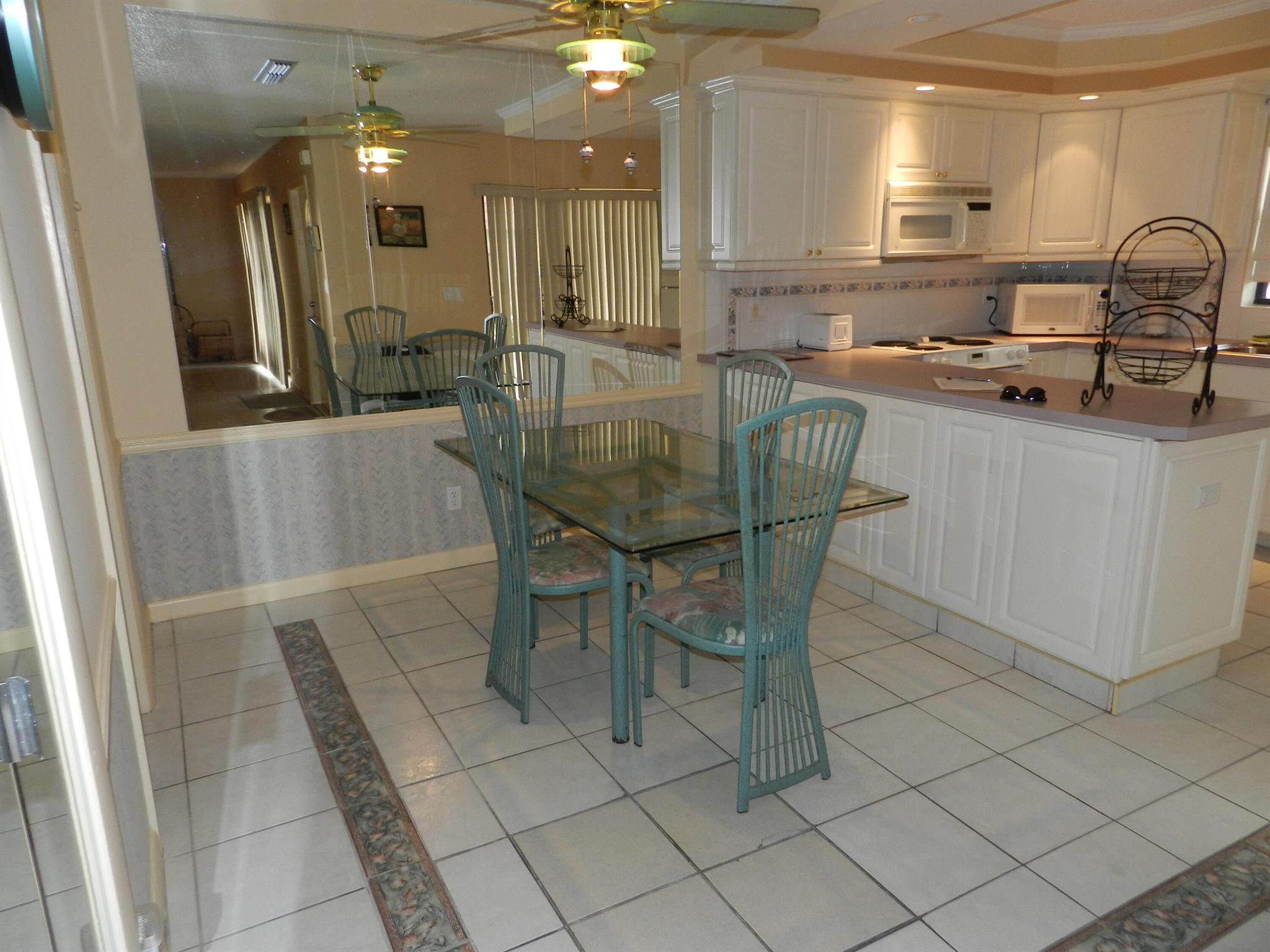 ISLAND VILLAGE PHASE I - Residential Lease