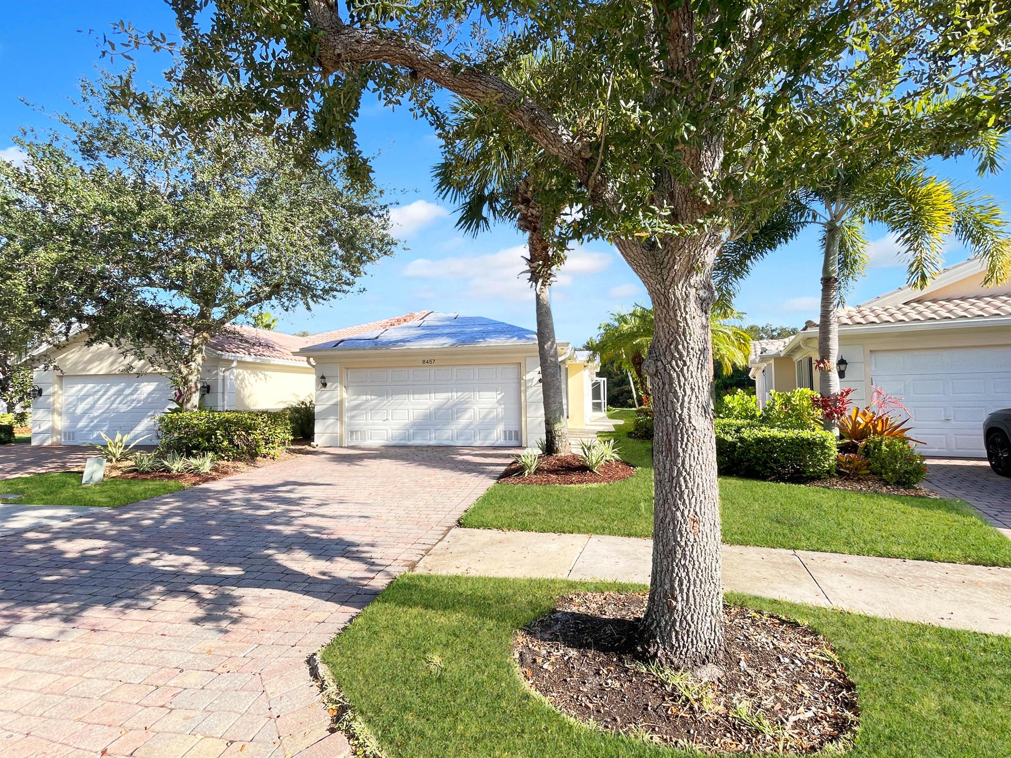 8457 SE Retreat Drive, Hobe Sound, FL, 33455/$519,515 4 8457 SE Retreat Drive