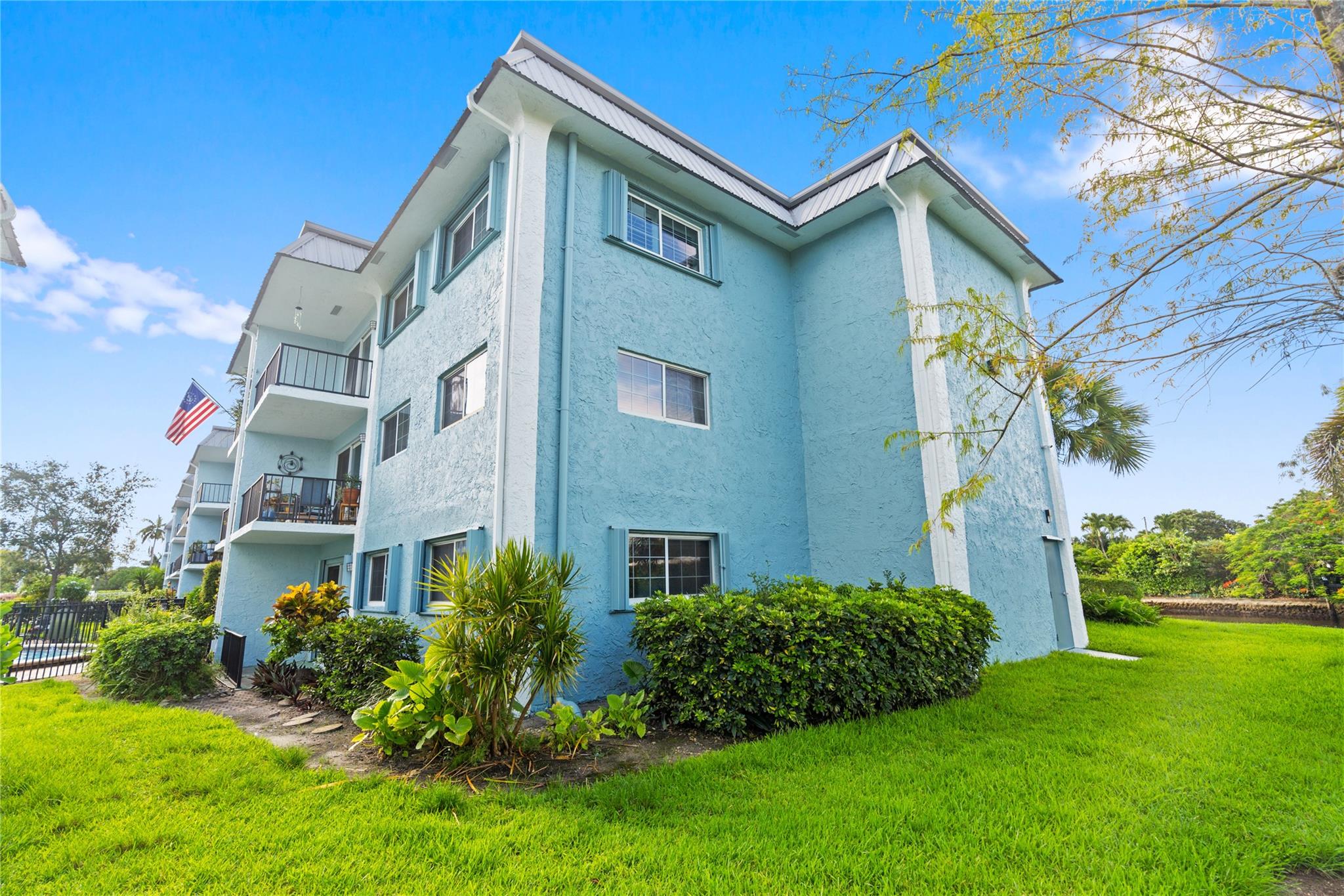 3004 NE 5th Ter 109-C