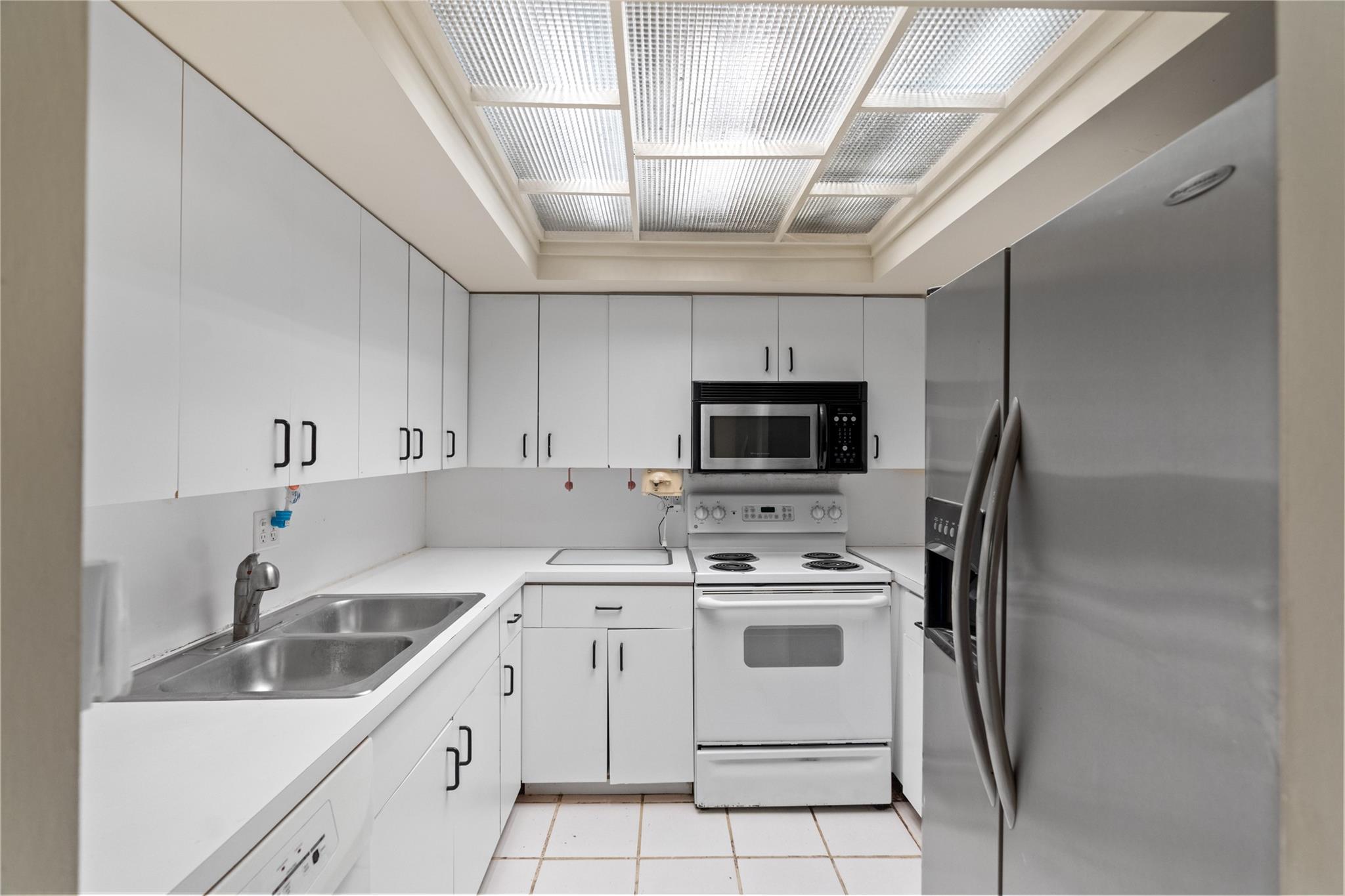 3004 NE 5th Ter 109-C