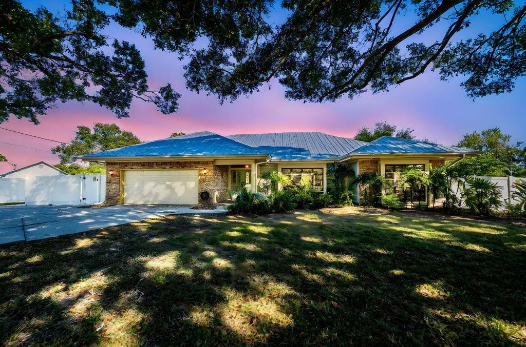 Photo of 6106 Silver Oak Drive, Fort Pierce, FL 34982 (MLS # R11142947)