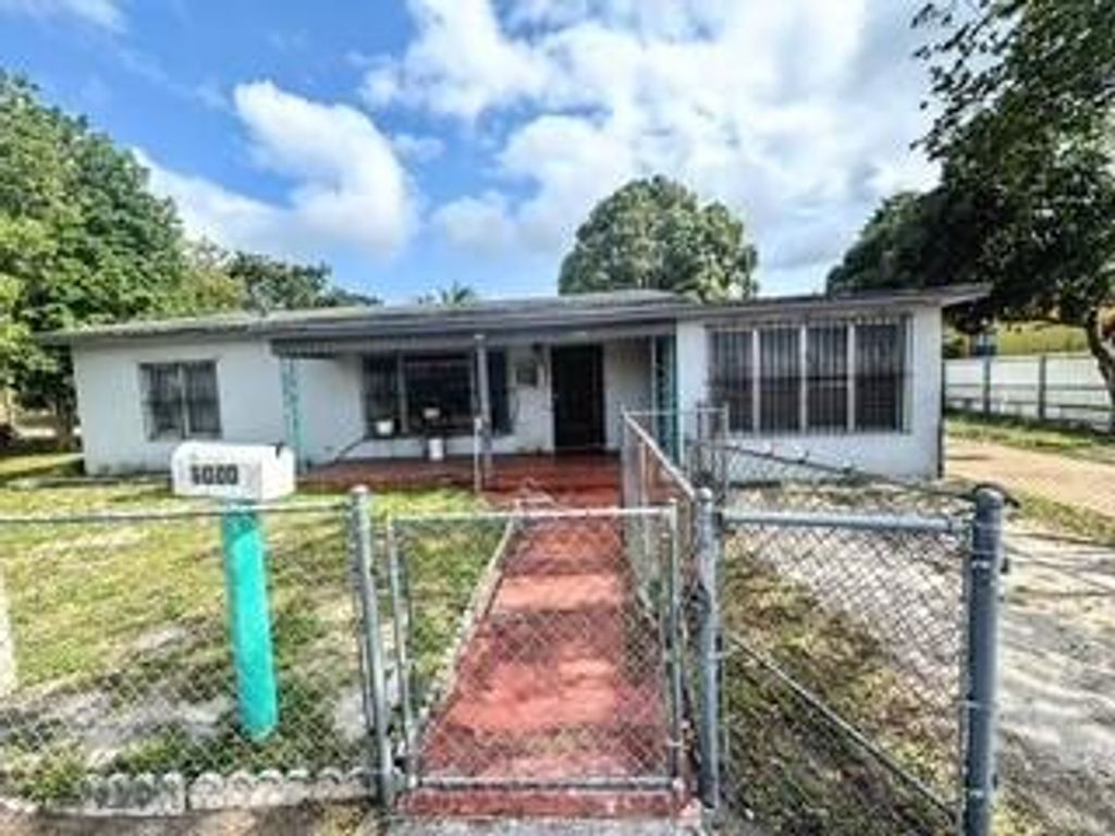 Photo of 1000 NW 118th Street, Miami, FL 33168 (MLS # B26024209)