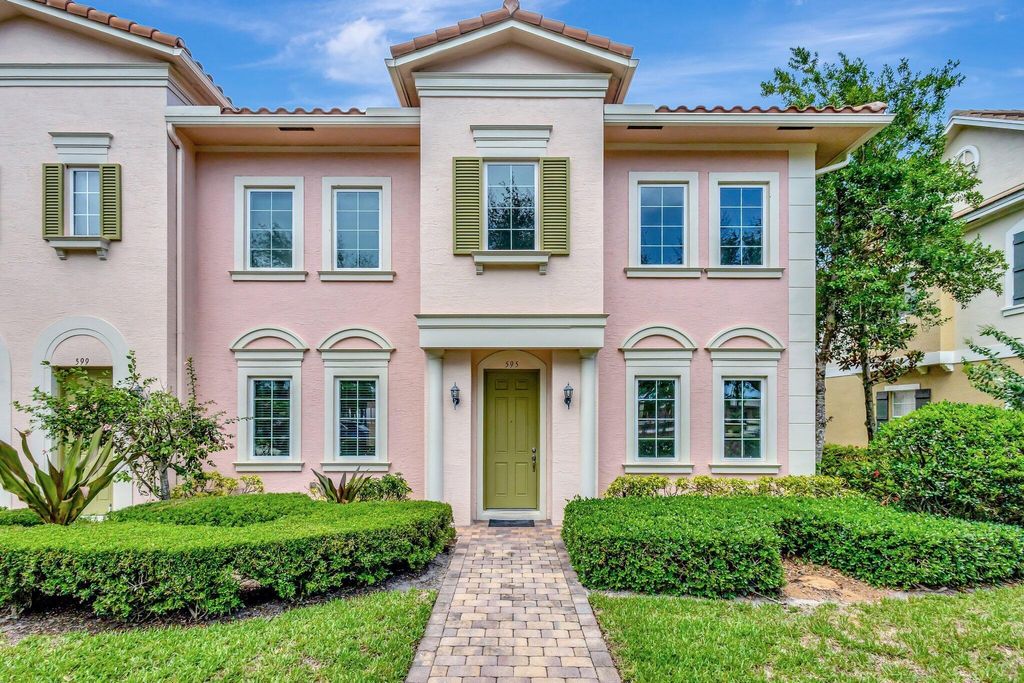 Photo of 595 Dakota Dr, Jupiter, FL 33458 (MLS # R11097555)