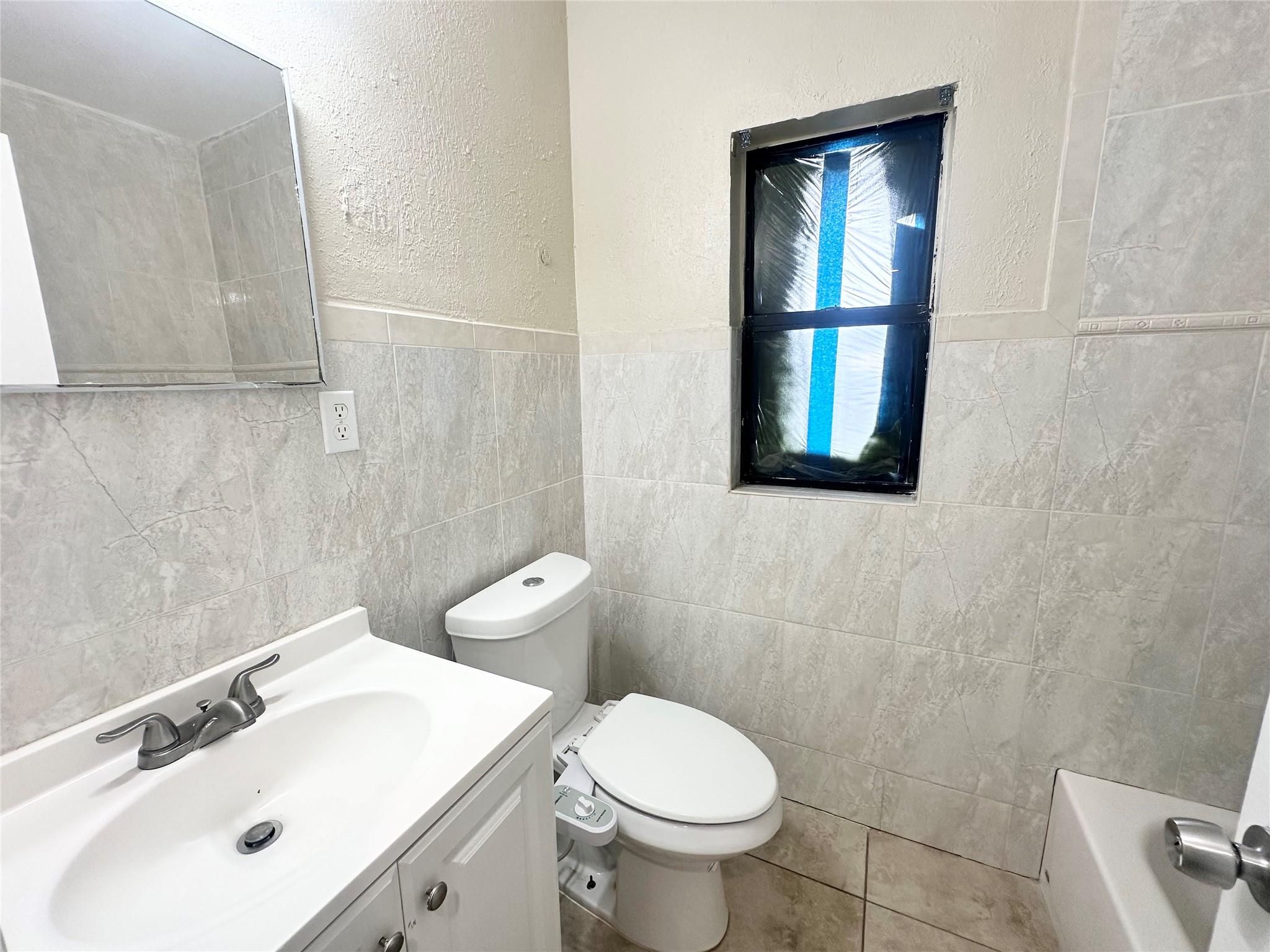 WEST MIAMI SHORES SEC B - Residential Lease