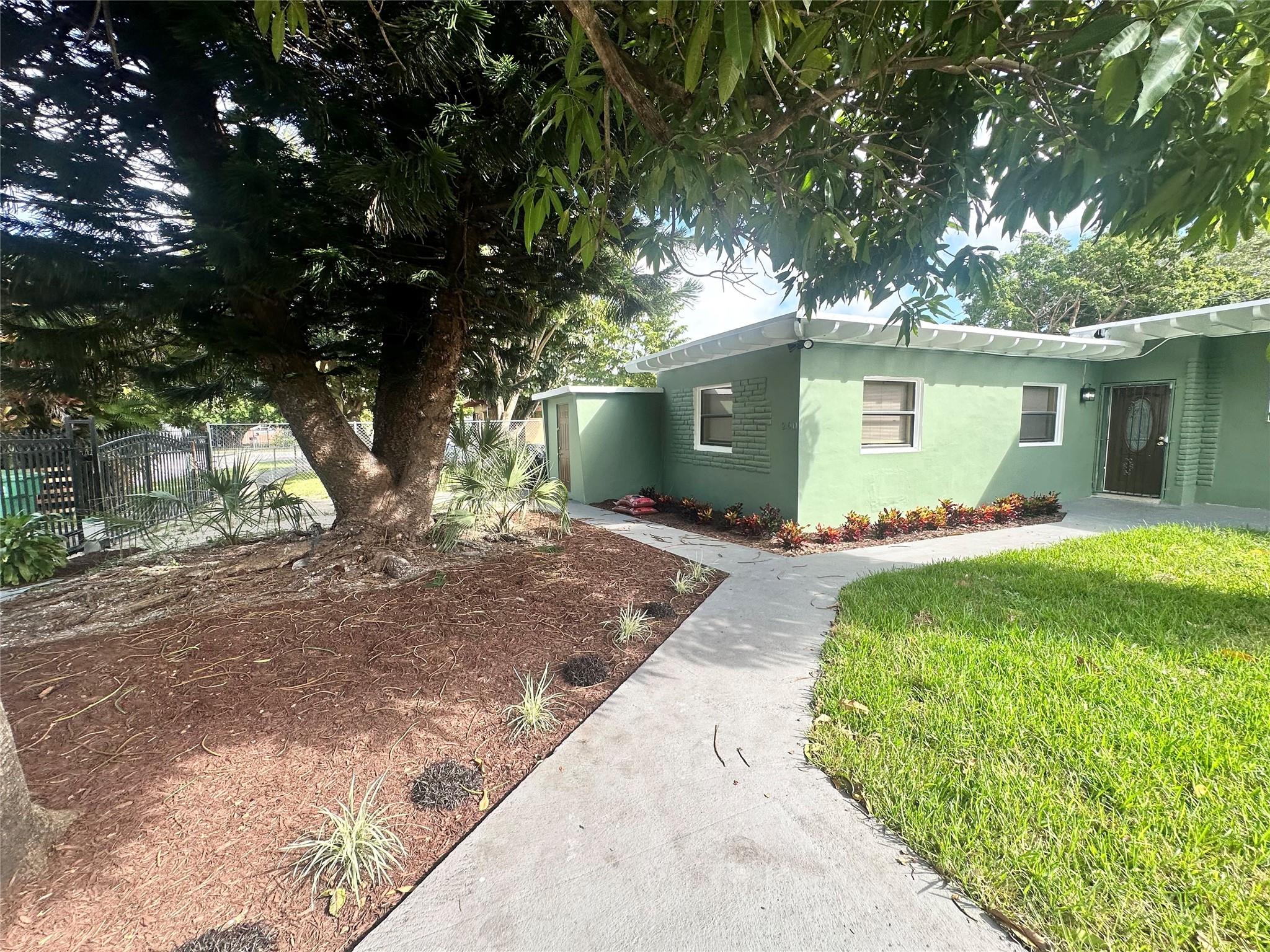 260 NW 106th St