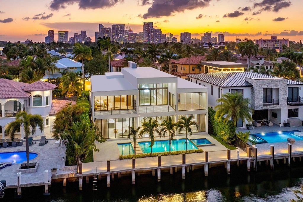 Photo of 432 Coconut Isle Drive, Fort Lauderdale, FL 33301 (MLS # B26050095)