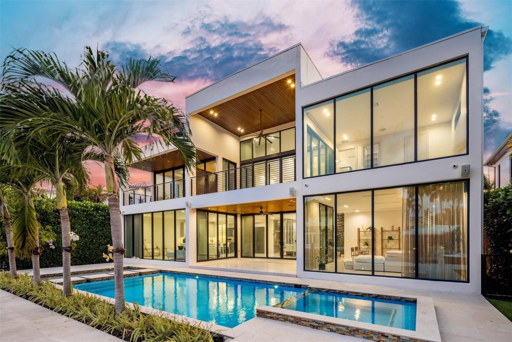 Photo of 432 Coconut Isle Drive, Fort Lauderdale, FL 33301 (MLS # B26050095)