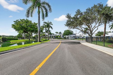 Tiny photo for 6866 Huntington Lane #707, Delray Beach, FL 33446 (MLS # B26021559)