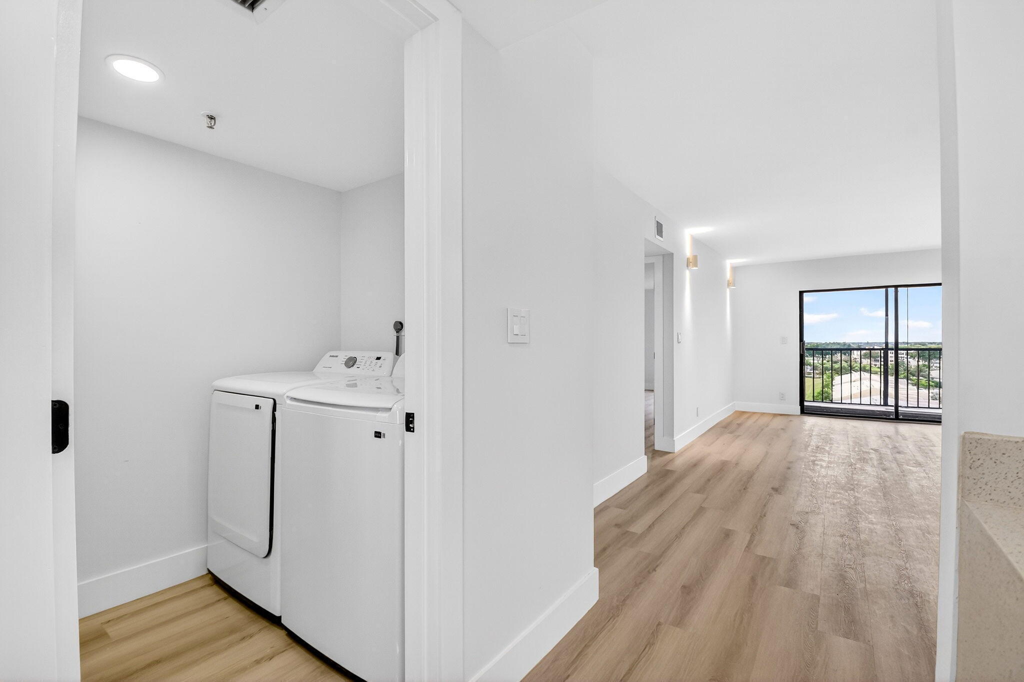 HUNTINGTON LAKES SEC TWO CONDOS - Residential