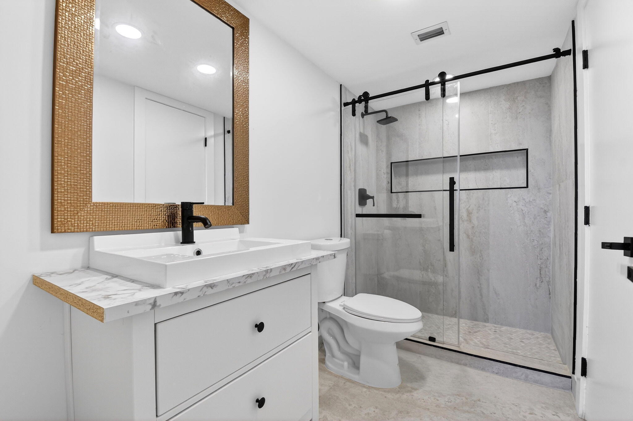 HUNTINGTON LAKES SEC TWO CONDOS - Residential