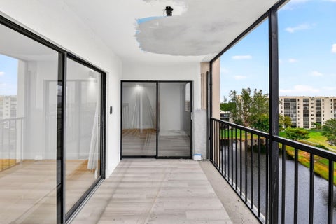 Tiny photo for 6866 Huntington Lane #707, Delray Beach, FL 33446 (MLS # B26021559)