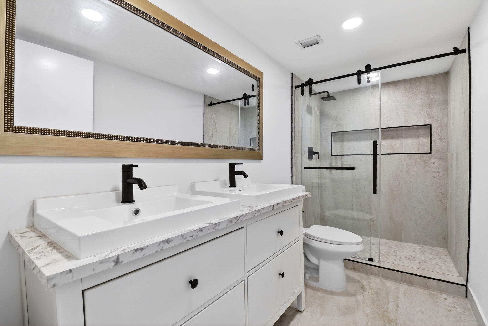 HUNTINGTON LAKES SEC TWO CONDOS - Residential