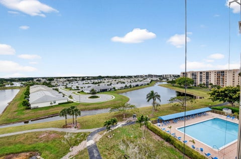 Tiny photo for 6866 Huntington Lane #707, Delray Beach, FL 33446 (MLS # B26021559)