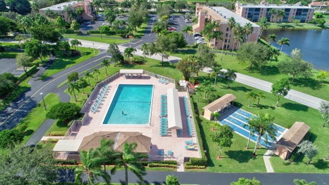 Tiny photo for 6866 Huntington Lane #707, Delray Beach, FL 33446 (MLS # B26021559)