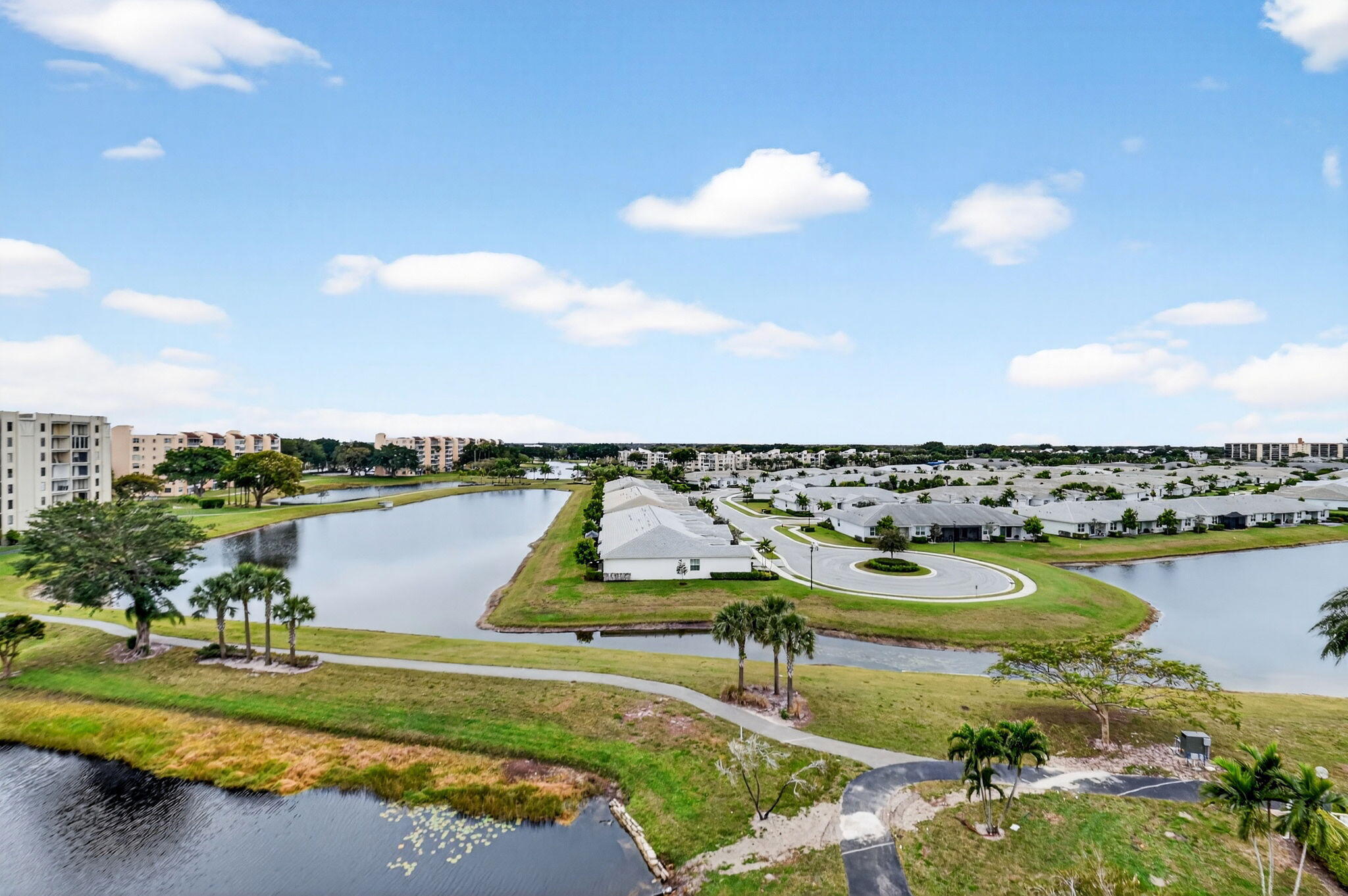 HUNTINGTON LAKES SEC TWO CONDOS - Residential