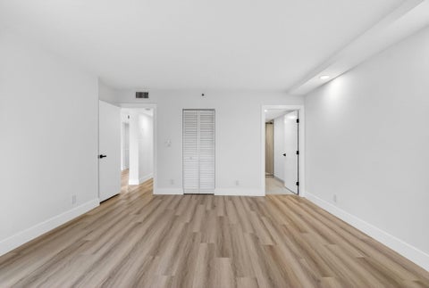 Tiny photo for 6866 Huntington Lane #707, Delray Beach, FL 33446 (MLS # B26021559)
