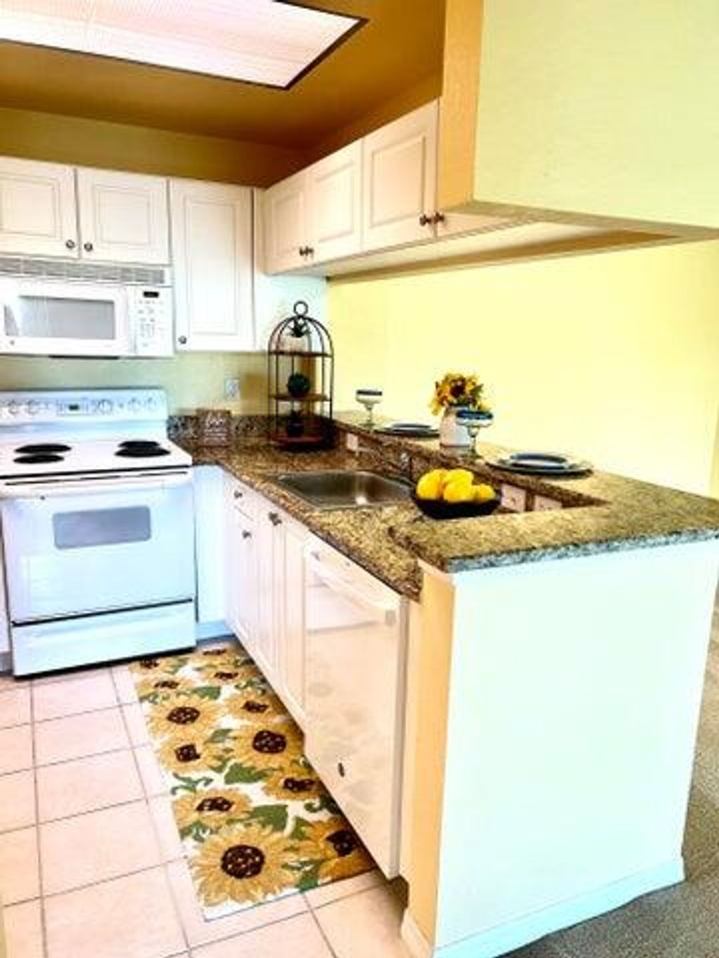 Photo of 2806 Veronia Drive #303, Palm Beach Gardens, FL 33410 (MLS # R11030531)