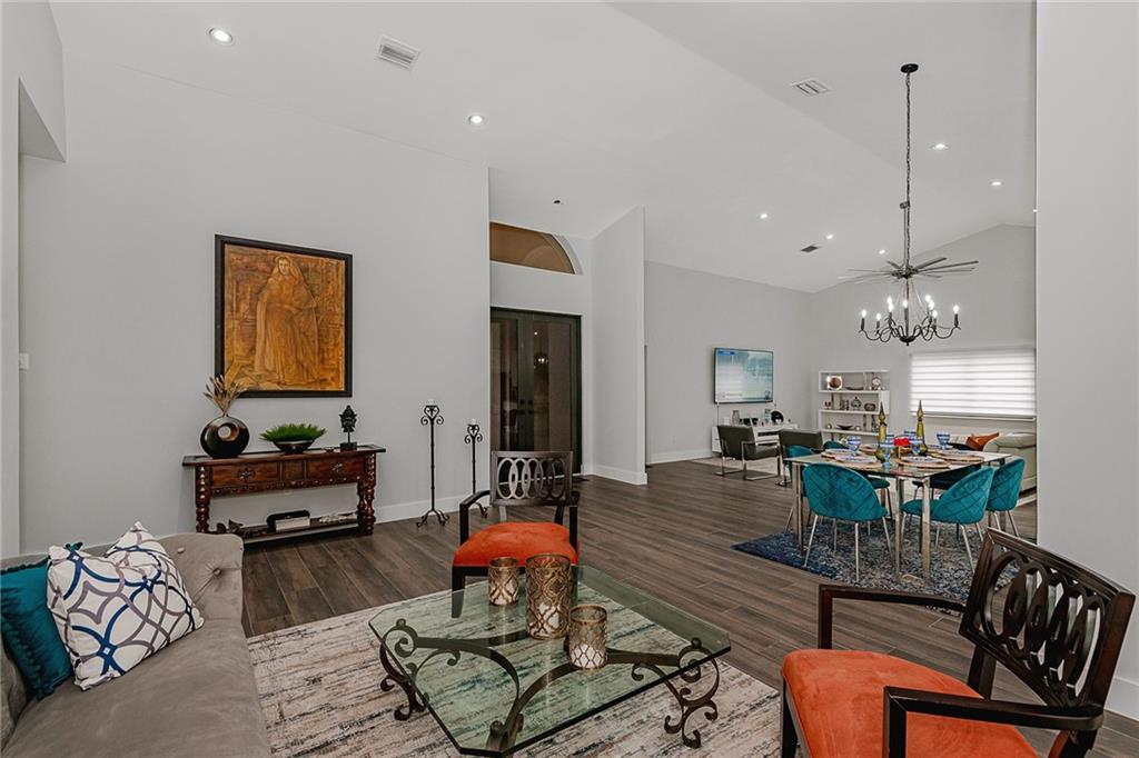 Royal Oaks 5th Add - Residential Lease