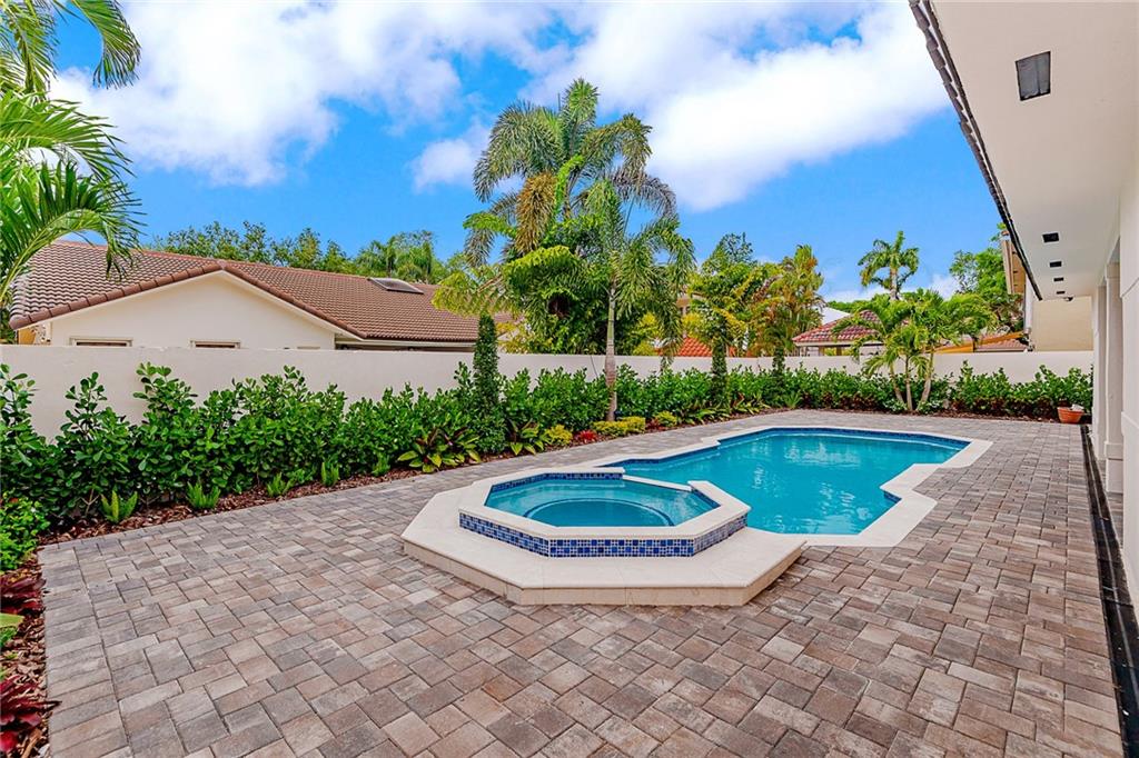 Royal Oaks 5th Add - Residential Lease