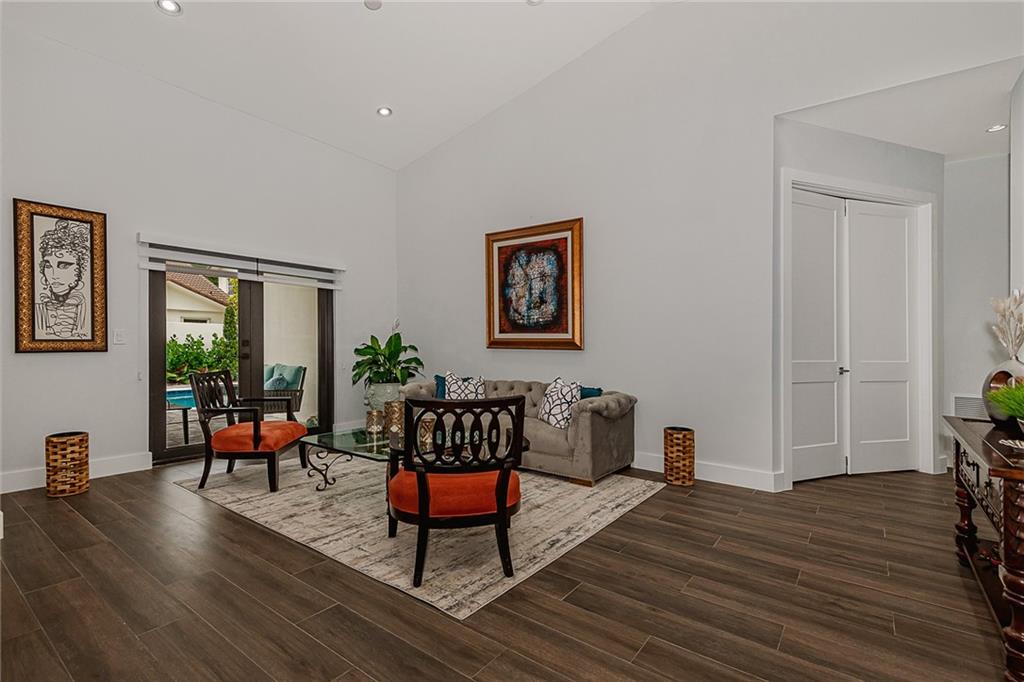 Royal Oaks 5th Add - Residential Lease