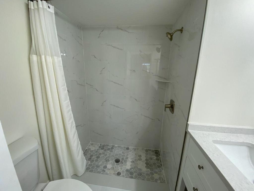 PALM BEACH TRACE CONDO - Residential Lease