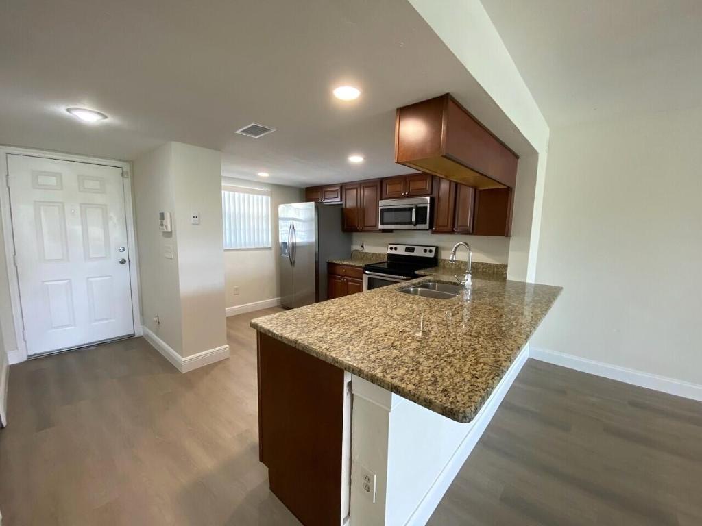 PALM BEACH TRACE CONDO - Residential Lease