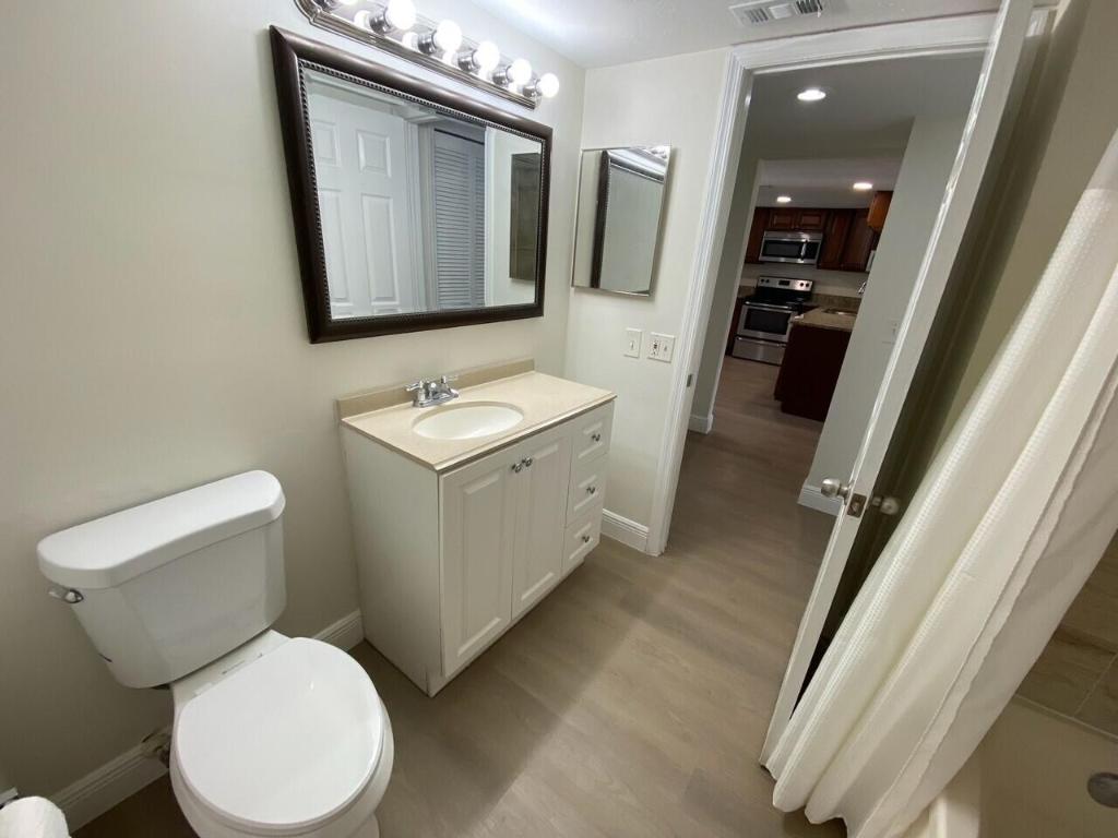 PALM BEACH TRACE CONDO - Residential Lease