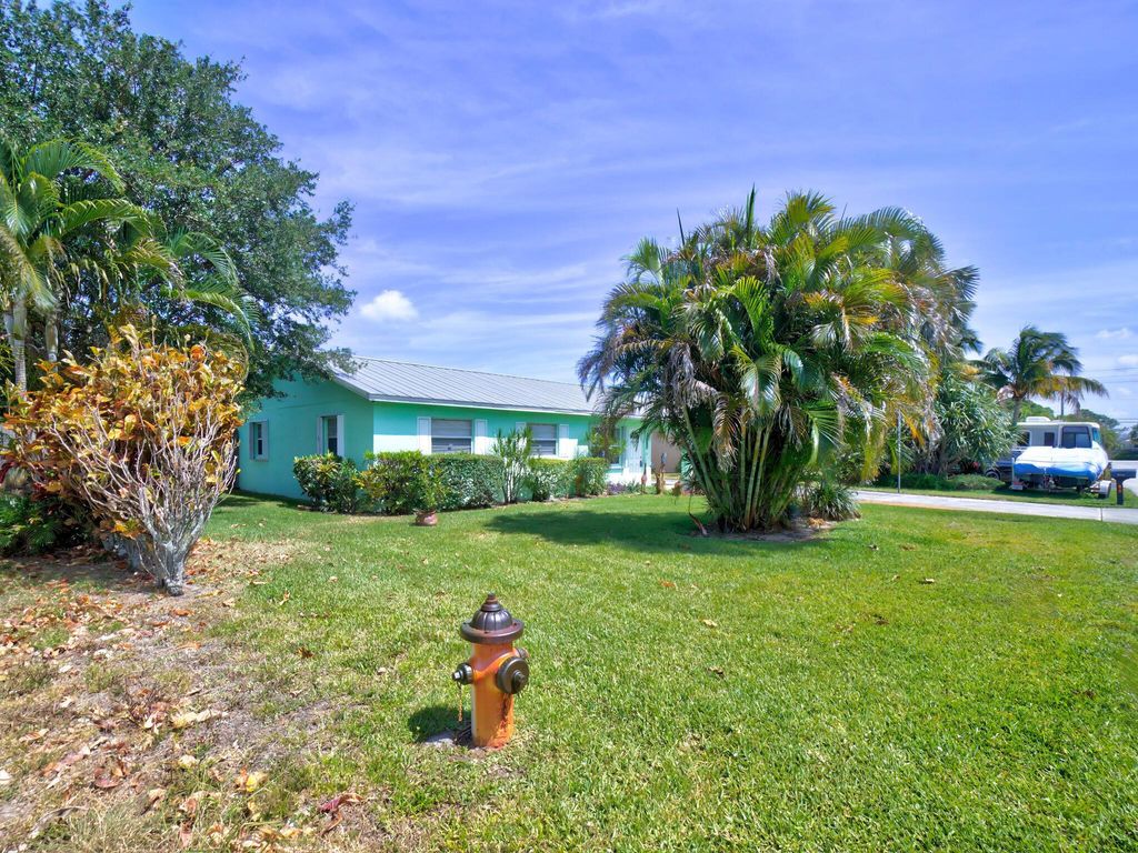 Photo of 19121 SE Barus Drive, Jupiter, FL 33469 (MLS # R10977803)