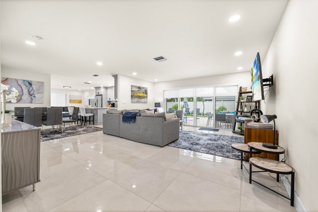 Photo of 6351 NE 22nd Avenue, Fort Lauderdale, FL 33308 (MLS # B26062480)