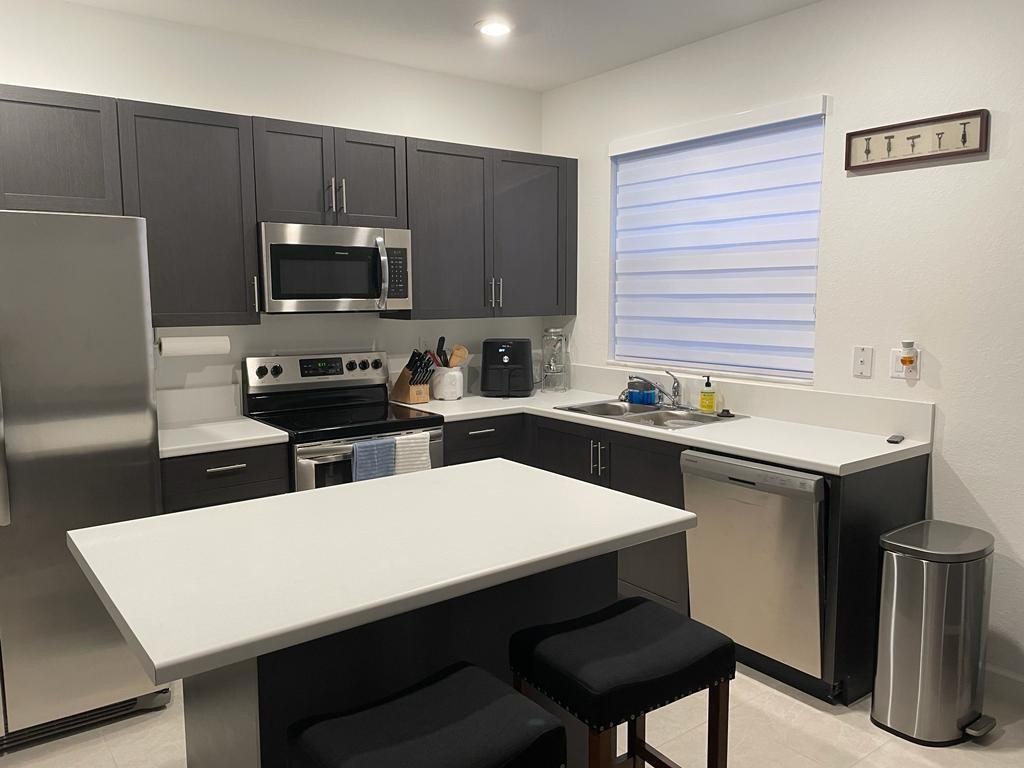 RIVIERA - Residential Lease