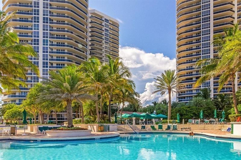 L'Hermitage I Condo - Residential