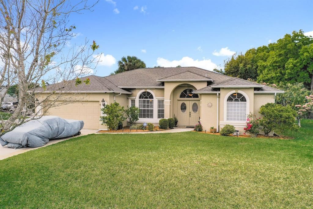 Photo of 2098 SW Tropical Terrace, Port Saint Lucie, FL 34953 (MLS # R10694524)